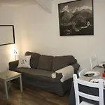 Ithaque Apartman *